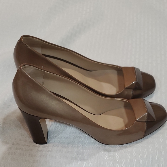 MaxMara Brown High-Heeled Pumps with a shiny Finish - Picture 16 of 16